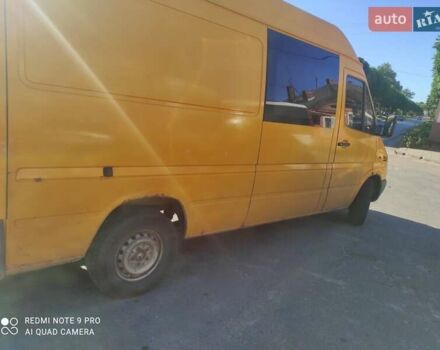 Жовтий Мерседес Sprinter, об'ємом двигуна 2.15 л та пробігом 580 тис. км за 5800 $, фото 1 на Automoto.ua