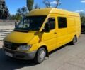 Желтый Мерседес Sprinter, объемом двигателя 2.7 л и пробегом 900 тыс. км за 9500 $, фото 1 на Automoto.ua
