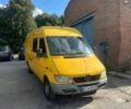 Желтый Мерседес Sprinter, объемом двигателя 2.2 л и пробегом 200 тыс. км за 6000 $, фото 1 на Automoto.ua