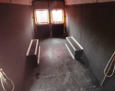 Желтый Мерседес Sprinter, объемом двигателя 2.1 л и пробегом 390 тыс. км за 10500 $, фото 3 на Automoto.ua