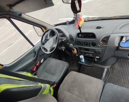 Желтый Мерседес Sprinter, объемом двигателя 2.1 л и пробегом 390 тыс. км за 10500 $, фото 14 на Automoto.ua