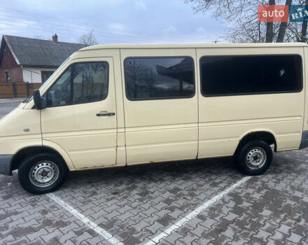 Желтый Мерседес Sprinter, объемом двигателя 2.69 л и пробегом 300 тыс. км за 8000 $, фото 9 на Automoto.ua
