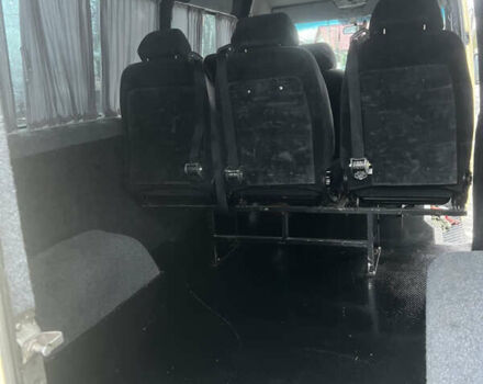 Желтый Мерседес Sprinter, объемом двигателя 2.69 л и пробегом 300 тыс. км за 8000 $, фото 5 на Automoto.ua
