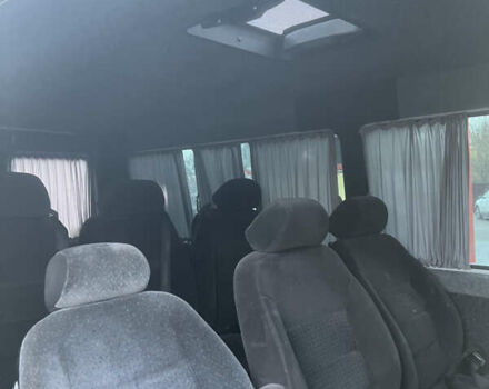Желтый Мерседес Sprinter, объемом двигателя 2.69 л и пробегом 300 тыс. км за 8000 $, фото 2 на Automoto.ua