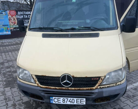 Желтый Мерседес Sprinter, объемом двигателя 2.69 л и пробегом 300 тыс. км за 8000 $, фото 10 на Automoto.ua