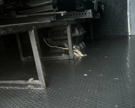 Желтый Мерседес Sprinter, объемом двигателя 2.69 л и пробегом 300 тыс. км за 8000 $, фото 4 на Automoto.ua