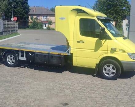 Желтый Мерседес Sprinter, объемом двигателя 2.7 л и пробегом 329 тыс. км за 19000 $, фото 4 на Automoto.ua