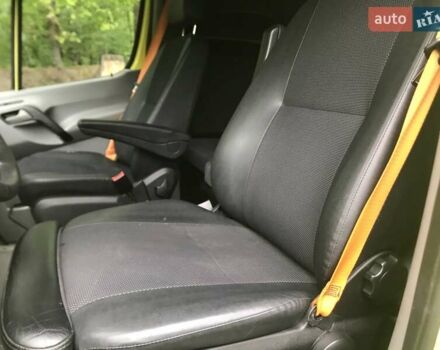 Желтый Мерседес Sprinter, объемом двигателя 2.99 л и пробегом 256 тыс. км за 38500 $, фото 19 на Automoto.ua