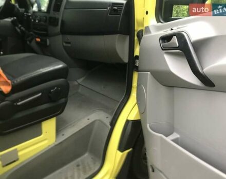 Желтый Мерседес Sprinter, объемом двигателя 2.99 л и пробегом 256 тыс. км за 38500 $, фото 34 на Automoto.ua