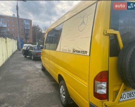 Желтый Мерседес Sprinter, объемом двигателя 2.69 л и пробегом 500 тыс. км за 10000 $, фото 3 на Automoto.ua