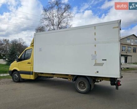 Желтый Мерседес Sprinter, объемом двигателя 2.2 л и пробегом 270 тыс. км за 14900 $, фото 1 на Automoto.ua
