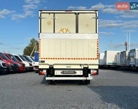 Желтый Мерседес Sprinter, объемом двигателя 2.2 л и пробегом 195 тыс. км за 27900 $, фото 10 на Automoto.ua