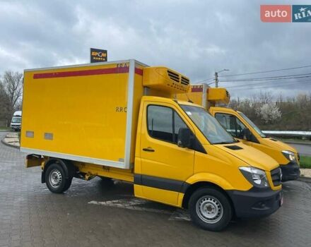 Желтый Мерседес Sprinter, объемом двигателя 2.2 л и пробегом 280 тыс. км за 18762 $, фото 1 на Automoto.ua