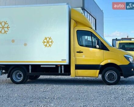 Желтый Мерседес Sprinter, объемом двигателя 2.2 л и пробегом 195 тыс. км за 27900 $, фото 1 на Automoto.ua