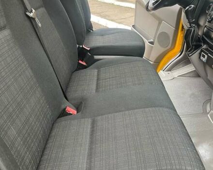 Желтый Мерседес Sprinter, объемом двигателя 2.2 л и пробегом 280 тыс. км за 18762 $, фото 24 на Automoto.ua