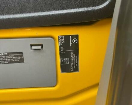 Желтый Мерседес Sprinter, объемом двигателя 2.2 л и пробегом 280 тыс. км за 18762 $, фото 17 на Automoto.ua