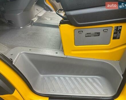 Желтый Мерседес Sprinter, объемом двигателя 2.2 л и пробегом 280 тыс. км за 18762 $, фото 18 на Automoto.ua