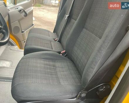 Желтый Мерседес Sprinter, объемом двигателя 2.2 л и пробегом 280 тыс. км за 18762 $, фото 21 на Automoto.ua