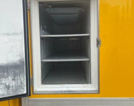 Желтый Мерседес Sprinter, объемом двигателя 2.2 л и пробегом 280 тыс. км за 18762 $, фото 10 на Automoto.ua