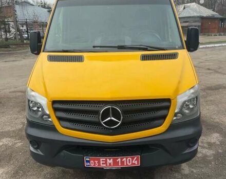 Желтый Мерседес Sprinter, объемом двигателя 2.2 л и пробегом 280 тыс. км за 18762 $, фото 2 на Automoto.ua