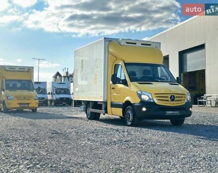 Желтый Мерседес Sprinter, объемом двигателя 2.2 л и пробегом 195 тыс. км за 27900 $, фото 4 на Automoto.ua