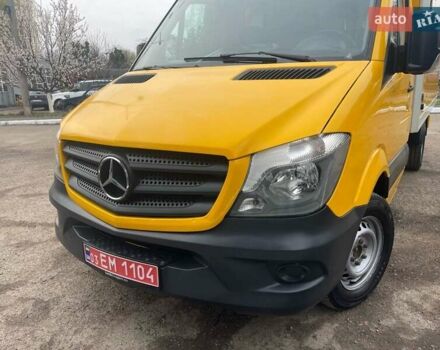 Желтый Мерседес Sprinter, объемом двигателя 2.2 л и пробегом 280 тыс. км за 18762 $, фото 32 на Automoto.ua
