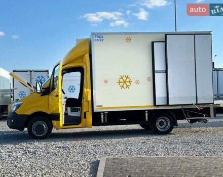 Желтый Мерседес Sprinter, объемом двигателя 2.2 л и пробегом 195 тыс. км за 27900 $, фото 22 на Automoto.ua
