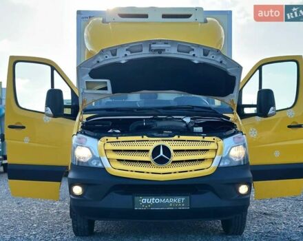 Желтый Мерседес Sprinter, объемом двигателя 2.2 л и пробегом 195 тыс. км за 27900 $, фото 19 на Automoto.ua