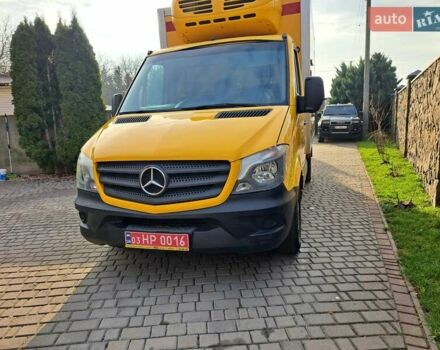 Желтый Мерседес Sprinter, объемом двигателя 2.2 л и пробегом 307 тыс. км за 19300 $, фото 1 на Automoto.ua