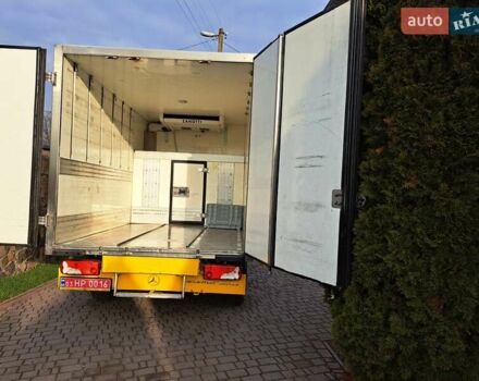 Желтый Мерседес Sprinter, объемом двигателя 2.2 л и пробегом 307 тыс. км за 19300 $, фото 6 на Automoto.ua