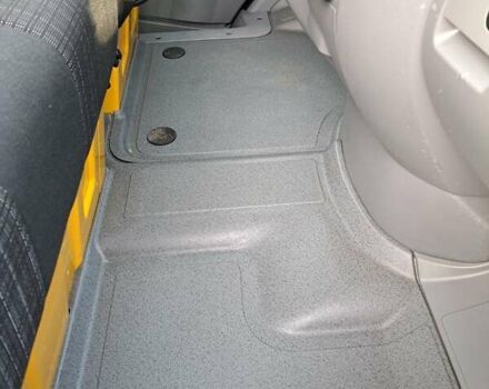 Желтый Мерседес Sprinter, объемом двигателя 2.2 л и пробегом 307 тыс. км за 19300 $, фото 9 на Automoto.ua