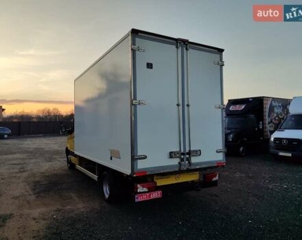 Желтый Мерседес Sprinter, объемом двигателя 2.1 л и пробегом 175 тыс. км за 34300 $, фото 2 на Automoto.ua
