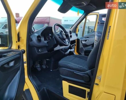 Желтый Мерседес Sprinter, объемом двигателя 2.1 л и пробегом 175 тыс. км за 34300 $, фото 19 на Automoto.ua