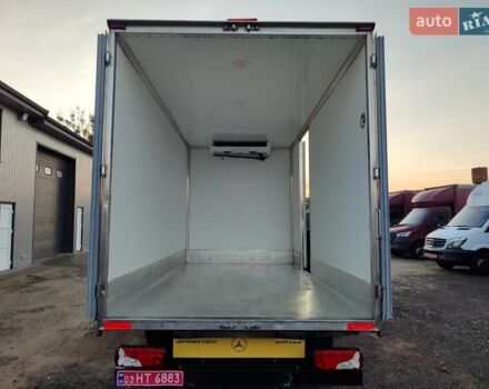 Желтый Мерседес Sprinter, объемом двигателя 2.1 л и пробегом 175 тыс. км за 34300 $, фото 9 на Automoto.ua