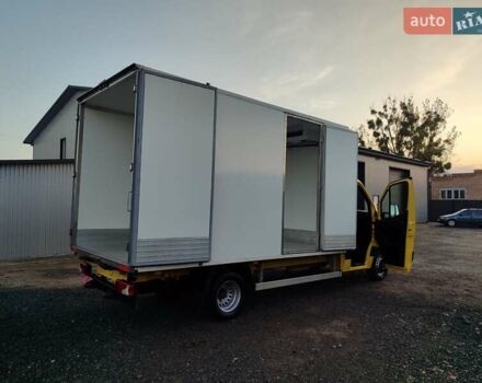 Желтый Мерседес Sprinter, объемом двигателя 2.1 л и пробегом 175 тыс. км за 34300 $, фото 7 на Automoto.ua