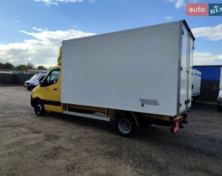 Желтый Мерседес Sprinter, объемом двигателя 2.1 л и пробегом 160 тыс. км за 34500 $, фото 3 на Automoto.ua