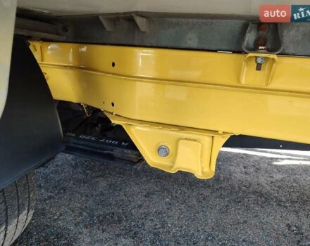 Желтый Мерседес Sprinter, объемом двигателя 2.1 л и пробегом 160 тыс. км за 34500 $, фото 11 на Automoto.ua