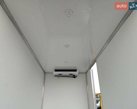 Желтый Мерседес Sprinter, объемом двигателя 2.1 л и пробегом 175 тыс. км за 34300 $, фото 10 на Automoto.ua