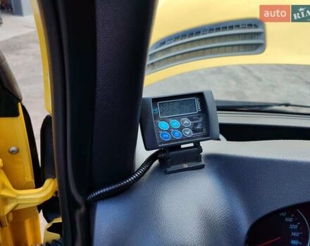 Желтый Мерседес Sprinter, объемом двигателя 2.1 л и пробегом 160 тыс. км за 34500 $, фото 22 на Automoto.ua