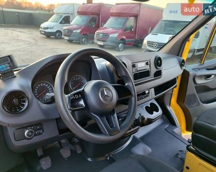 Желтый Мерседес Sprinter, объемом двигателя 2.1 л и пробегом 175 тыс. км за 34300 $, фото 21 на Automoto.ua