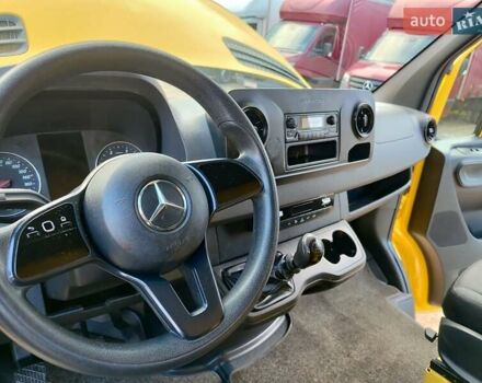 Желтый Мерседес Sprinter, объемом двигателя 2.1 л и пробегом 160 тыс. км за 34500 $, фото 23 на Automoto.ua