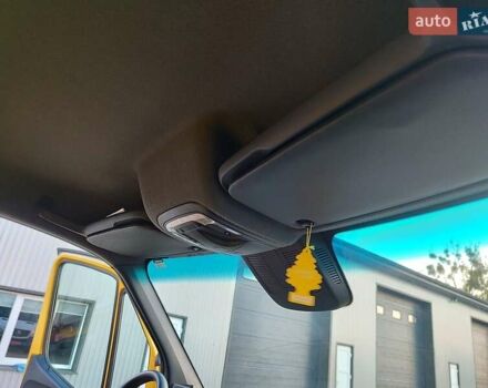 Желтый Мерседес Sprinter, объемом двигателя 2.1 л и пробегом 175 тыс. км за 34300 $, фото 18 на Automoto.ua