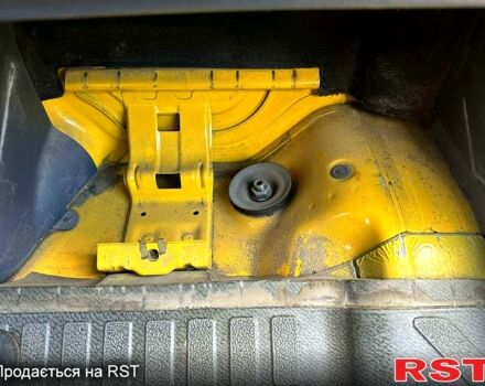 Желтый Мерседес Sprinter, объемом двигателя 2.2 л и пробегом 227 тыс. км за 9500 $, фото 2 на Automoto.ua