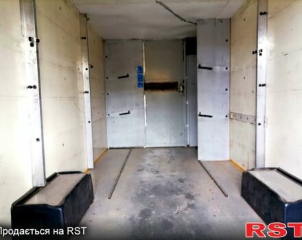 Желтый Мерседес Sprinter, объемом двигателя 2.1 л и пробегом 665 тыс. км за 9000 $, фото 3 на Automoto.ua