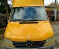 Желтый Мерседес Sprinter, объемом двигателя 2.1 л и пробегом 665 тыс. км за 9000 $, фото 1 на Automoto.ua