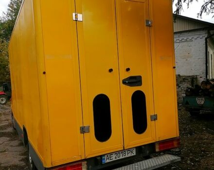 Желтый Мерседес Sprinter, объемом двигателя 2.1 л и пробегом 665 тыс. км за 9000 $, фото 2 на Automoto.ua