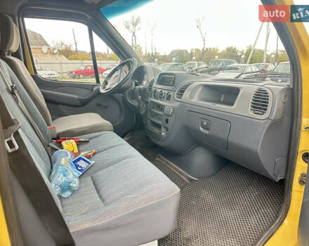 Мерседес Sprinter 2001 у Корсунь-Шевченковском на Automoto.ua Жовтий Мерседес Sprinter, об'ємом двигуна 2.15 л та пробігом 300 тис. км за 12500 $, фото 8 на Automoto.ua