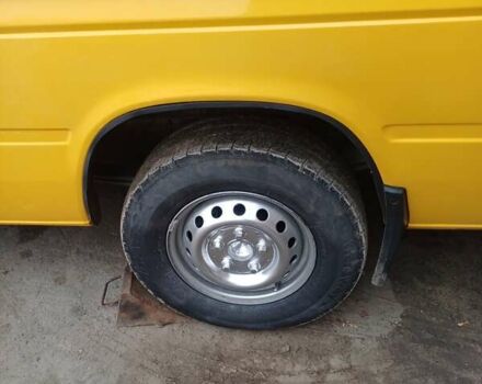 Желтый Мерседес Sprinter, объемом двигателя 2.2 л и пробегом 550 тыс. км за 10000 $, фото 9 на Automoto.ua