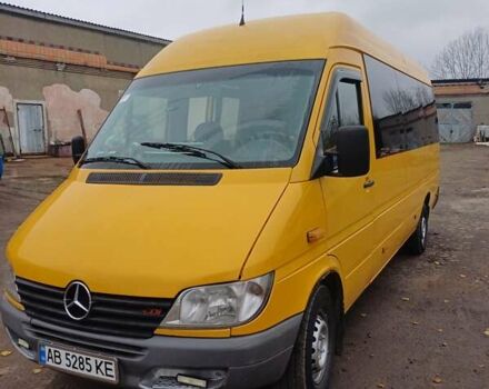 Желтый Мерседес Sprinter, объемом двигателя 2.2 л и пробегом 550 тыс. км за 10000 $, фото 1 на Automoto.ua