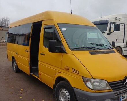 Желтый Мерседес Sprinter, объемом двигателя 2.2 л и пробегом 550 тыс. км за 10000 $, фото 14 на Automoto.ua